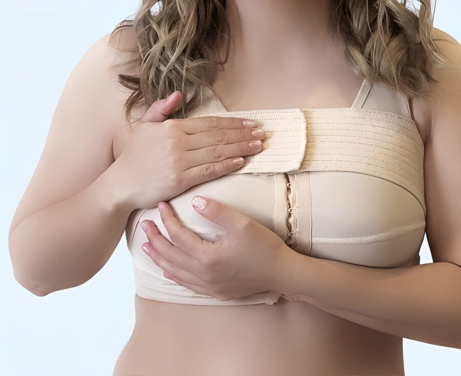 Breast augmentation with implants in Kiev - Coolaser Clinic